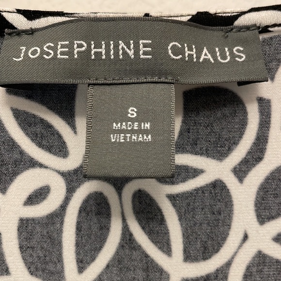 ๐2 Items for $15๐ Chaus Black & White Deep V Top Small - Picture 2 of 8